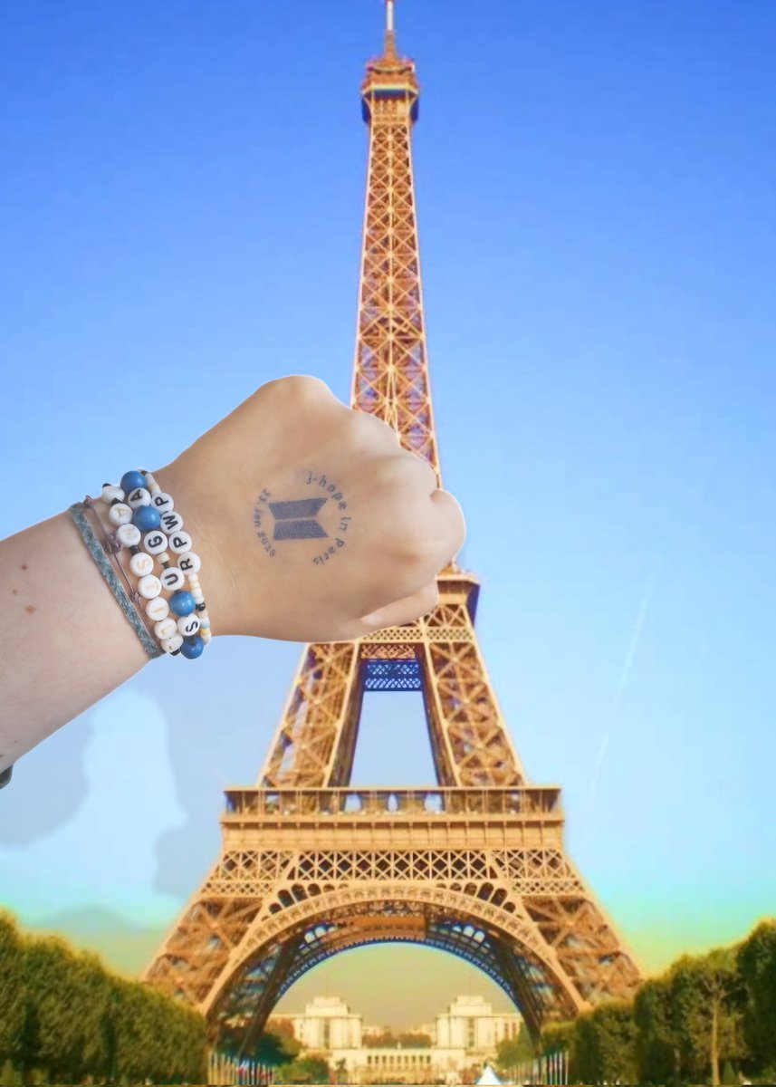 AusHdf's tweet photo. My idea for Thursday is to stamp every ARMY 😬. If you see anotherone you can 
fist bump eachother 🤜🤛

#jhope_at_GalaDesPiècesJaunes
#GalaDesPiècesJaunes
#jhope_in_paris #제이홉 https://t.co/2jHhyeEz6N