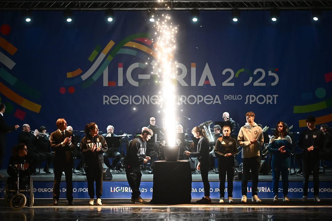 sarafoscolo's tweet photo. Ieri sera al Palasport di Genova la cerimonia di inaugurazione di 𝗟𝗜𝗚𝗨𝗥𝗜𝗔 𝟮𝟬𝟮𝟱 𝗥𝗘𝗚𝗜𝗢𝗡𝗘 𝗘𝗨𝗥𝗢𝗣𝗘𝗔 𝗗𝗘𝗟𝗟𝗢 𝗦𝗣𝗢𝗥𝗧.

Tanti sindaci, tanti atleti, tante società sportive per iniziare questo anno importante per lo sport e per la #Liguria.

#regioneliguria https://t.co/hfXQQXxFjq