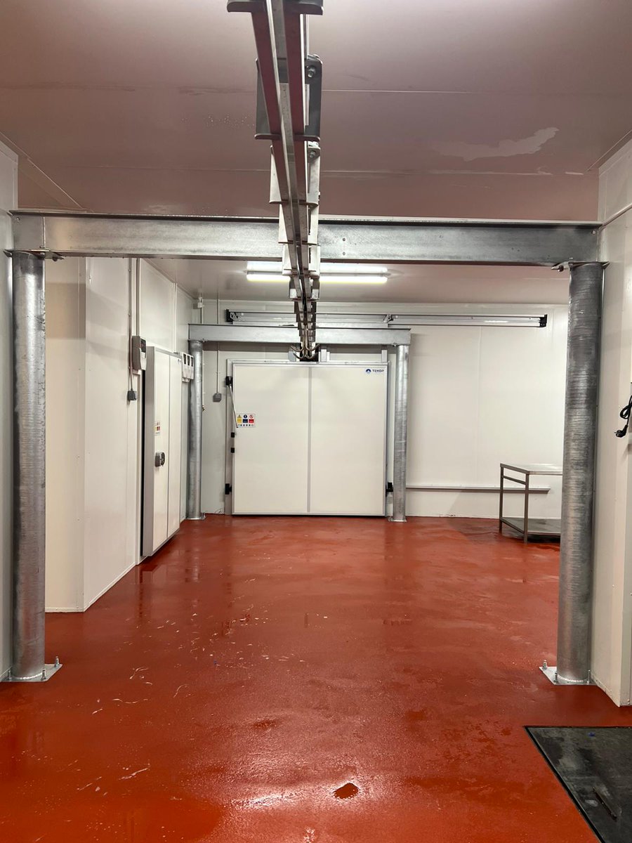 TekopR's tweet photo. We’ve completed our meat storage cold room project in the UK! 🥩❄️ Equipped with an advanced monorail system, this project ensures efficient handling and optimal preservation. Contact us for innovative refrigeration solutions!

#ColdRoom #MeatStorage #Refrigeration #TekopProjects https://t.co/DxsebtT5nY