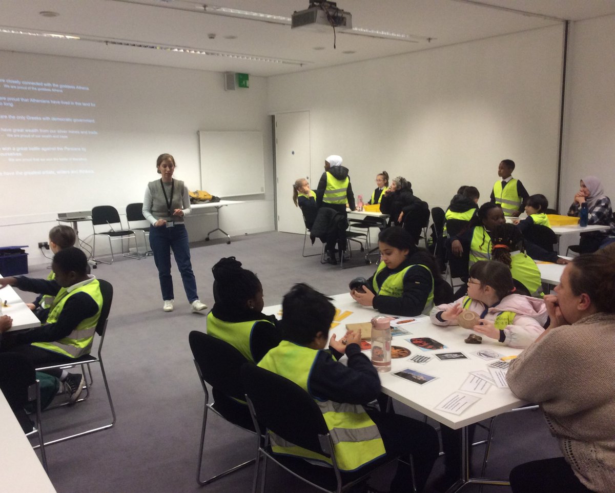 Gallions Mount School tweet media