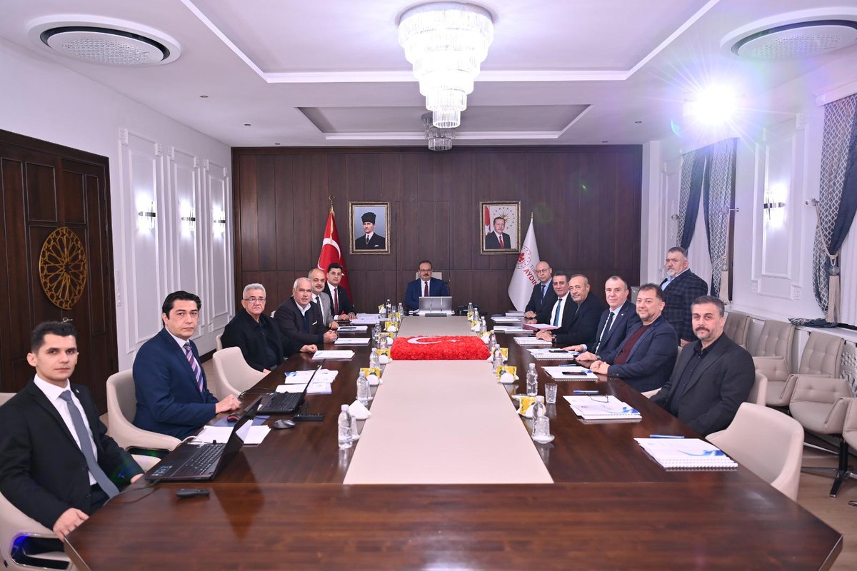 ASTİM OSB MÜTEŞEBBİS HEYET TOPLANTISI GERÇEKLEŞTİRİLDİ 

ASTİM Organize Sanayi Bölgesi Müteşebbis Heyet Toplantısı, Aydın Valisi Sayın Yakup Canbolat başkanlığında Valilik Toplantı Salonu’nda gerçekleştirildi. Toplantıda, bölgenin gelişimi ve sanayiye yönelik çalışmalar