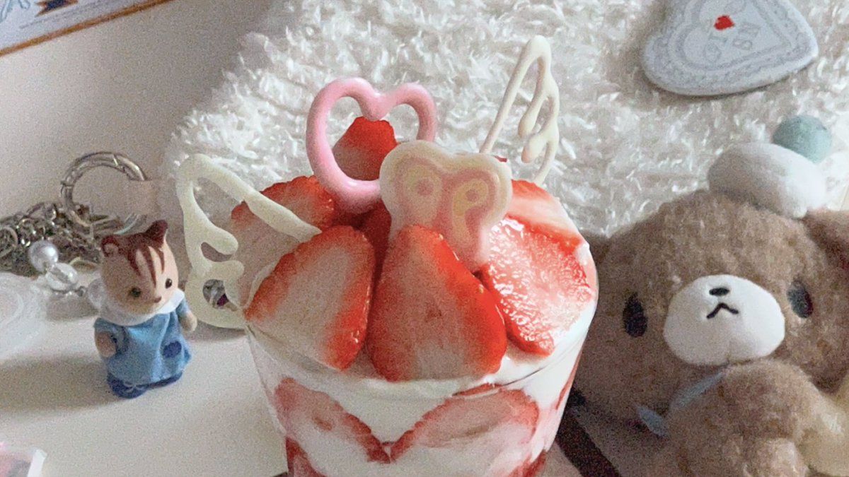 딸기 파르페 정상 영업합니다 🍓🪽