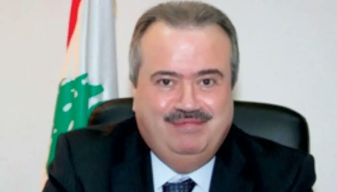almostshar202's tweet photo. من بديهيات علم الاقتصاد انو لما بيكون السوق بحالة كساد بيحاول التاجر يجيب بضاعة جديدة حتى يجذب الجمهور  ويحرك الركود 
بس لما بينزل بيجيب بضاعة من المخزن الجمهور شايفها وعارفها وبيعرف سعرها فهيدا بيعني أنو التاجر مفلس او عم يتسلى ومستهتر  بالجمهور
فهمومها متل ما بدكن.
#ياسين_جابر https://t.co/3Ong8NuF5J