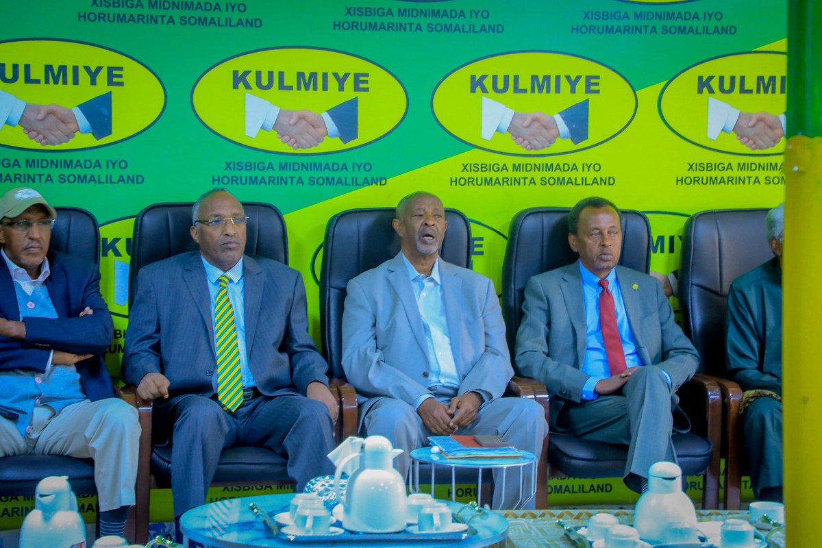 Xisbiga KULMIYE oo Jawaab Adag ka bixiyey Hadallo Deelqaaf ah oo ka soo Baxay Wasiirro Xukuumadda Madaxweyne Cirro ka mid ah.
HALKAN KA DAAWO:
facebook.com/share/v/1HAoCw…