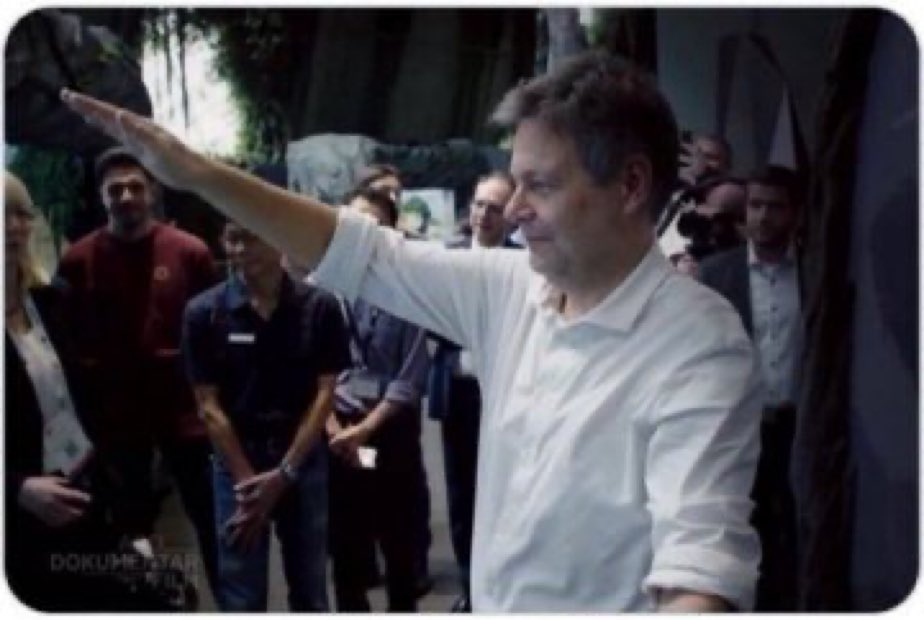 Frau Bindestrich tweet media