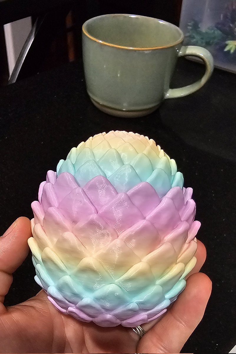 makeitmodit3d's tweet image. Hatched our first ever egg! McGybeer dragon egg.  It will fit a McGybeer Junior (still printing/coming soon), an 11" or smaller Atria, or an of the smaller 6-ish inch Cinderwings (gemstone, fae wolf, etc)