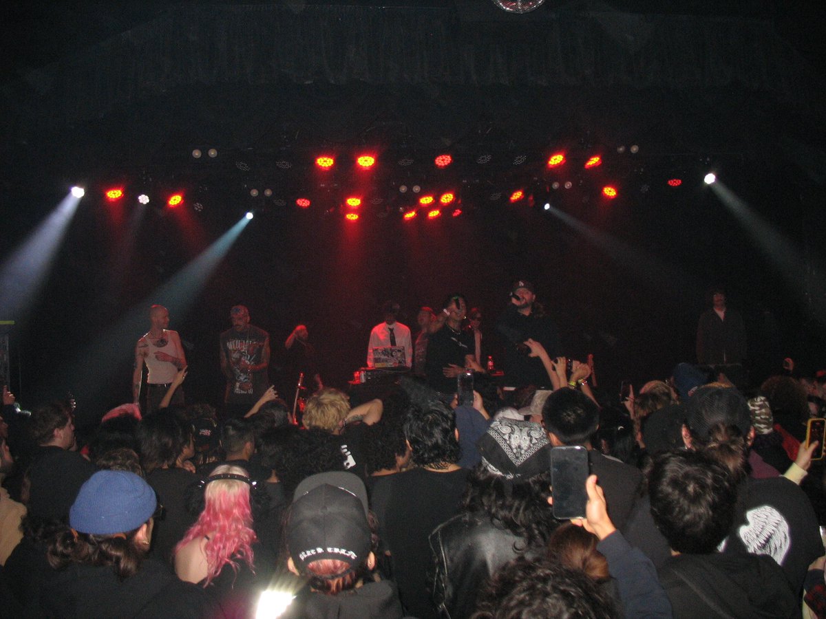 mixed trash tweet media