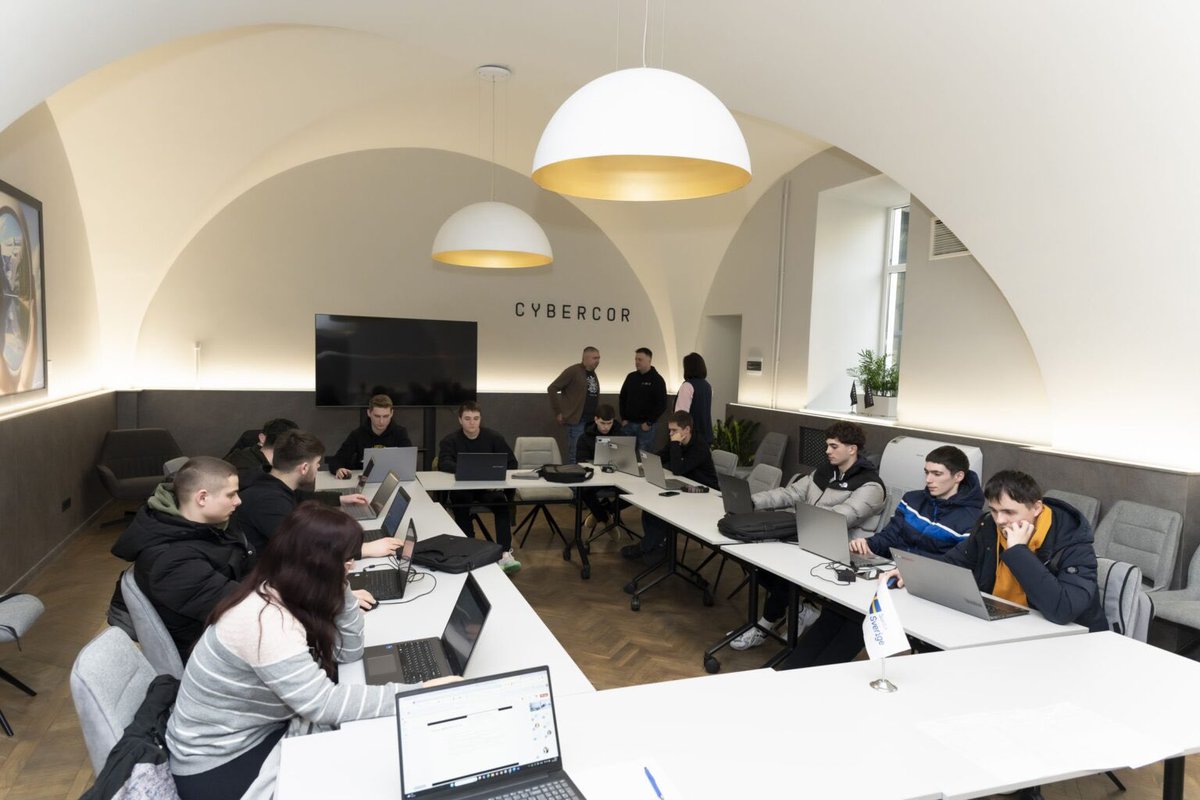 From January 15-17, 2025, the Technical University of Moldova, in partnership with Tallinn University of Technology (TalTech) from Estonia and with the generous support of the Development Foundation, organized a series of advanced cybersecurity training..

utm.md/en/blog/2025/0…