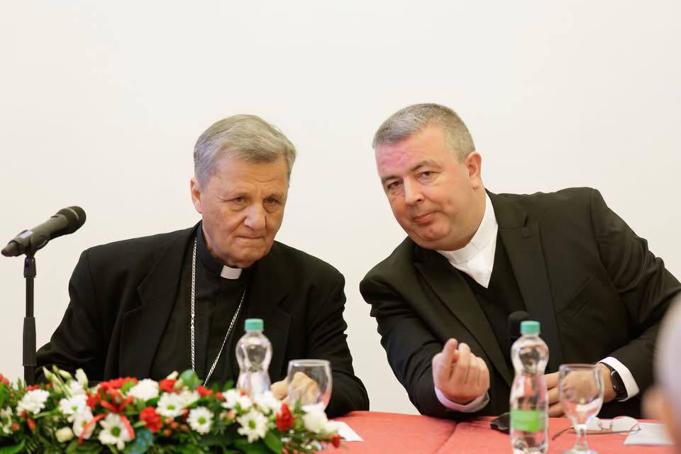 Synodality should be understood as a modus vivendi et operandi, the way of life of the entire Church. The bishops have the responsibility to ensure that the results of the synod process are accepted and implemented in the daily life of their local churches. <a href="/GrechMario/">Card. Mario Grech</a> to #CBK