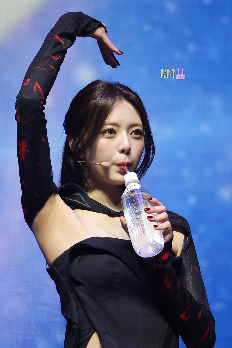 250119 UTO FEST in YOKOHAMA HQ

#ITZY #있지 #イッチ
#YUNA #유나 #ユナ
<a href="/ITZYofficial/">ITZY</a>