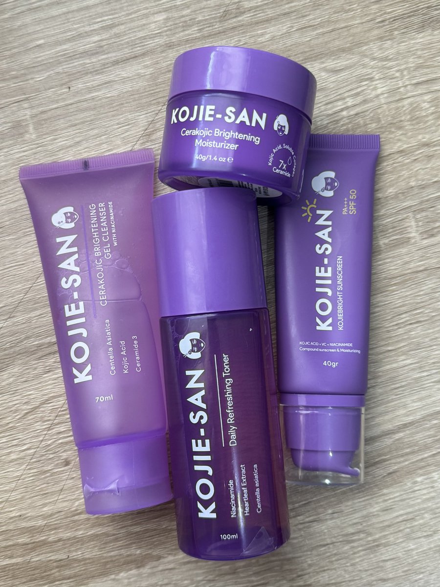 💜 BEGINNER-FRIENDLY SKINCARE 💜

Pernah nggak sih, ngerasa takut salah pilih skincare waktu mulai skincare-an? Aku baru nyoba seri skincare Kojie-San yang katanya aman buat pemula. Penasaran hasilnya di kulitku? Scroll terus ya✨✨