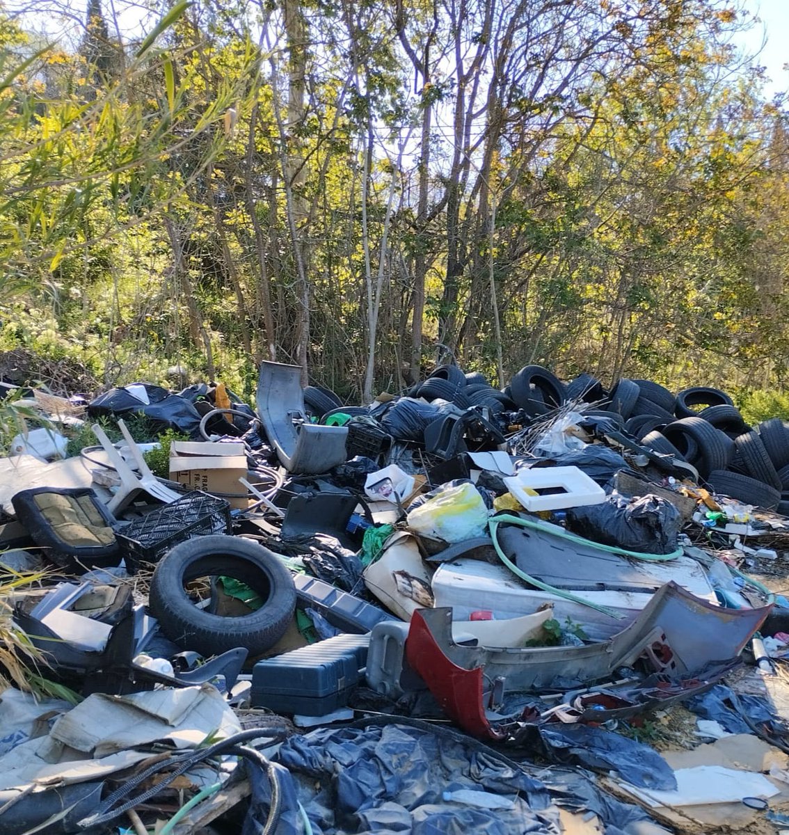 AntoniFerran's tweet image. Demà, dimecres, 22 de gener, a les 17.00h @ArrandeMar parlarem de #merda o el què es el  mateix parlem de #residus de la mà de @MarinaPrezGot amb @JoanRamonTwitt i @AntoniFerran