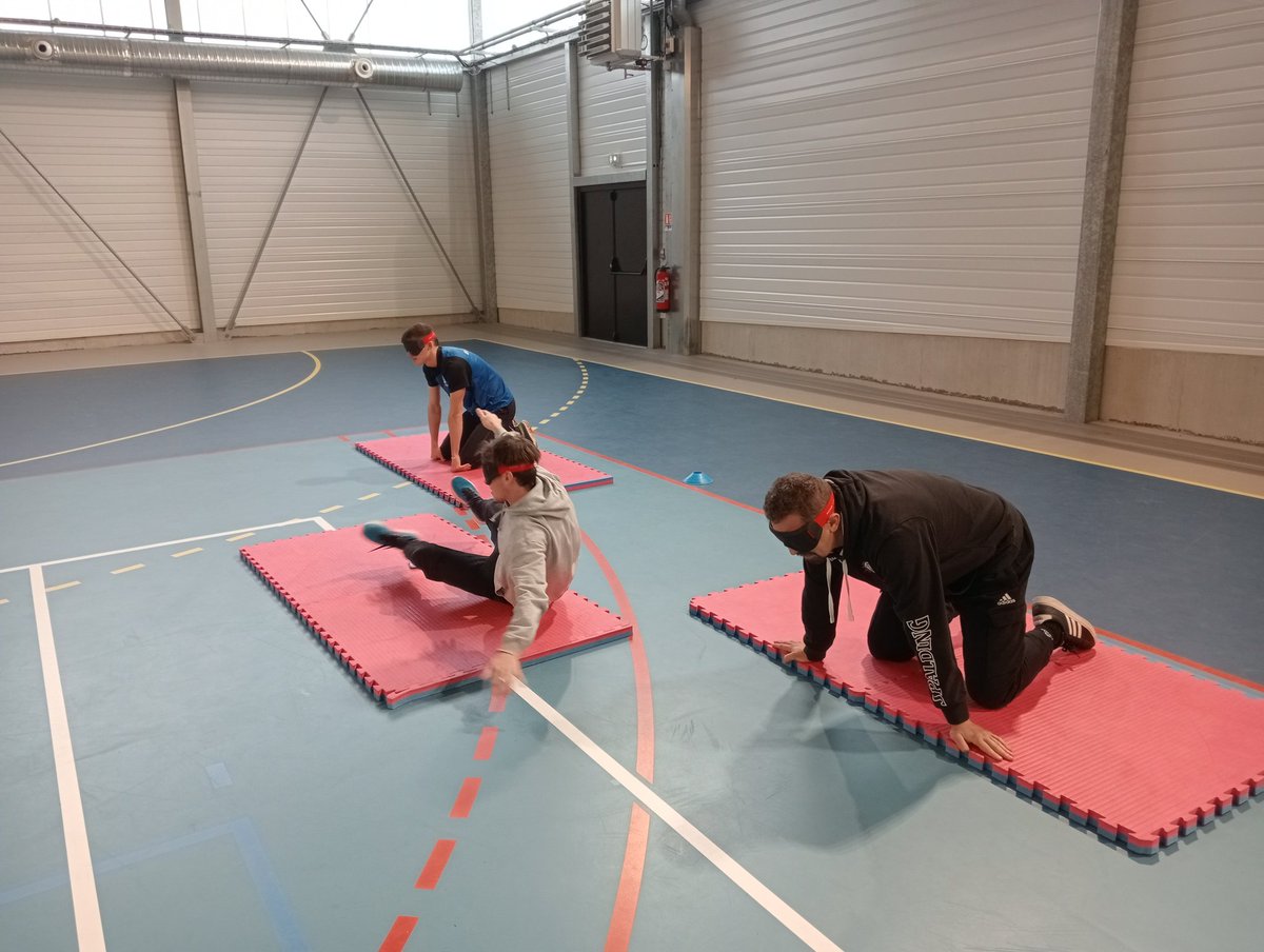 Après la citoyenneté et l'acrosport les 17 stagiaires BPJEPS APT assistent actuellement au 3ème module dispensé par l'USEP 03 sur le thème du handisport. Une grande découverte pour la plupart d'entre eux. <a href="/usepnationale/">USEP nationale</a>