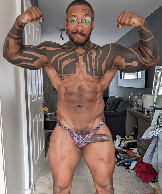 1 pic. In out out on the socks ? https://t.co/G1GJ2OZX34