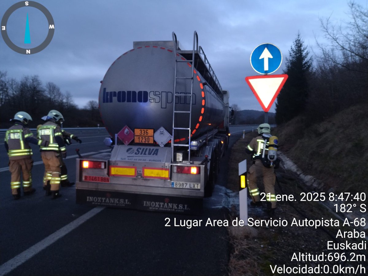 Incendio zona neumático. Ap68 Altube. Mercancías peligrosas. Metanol