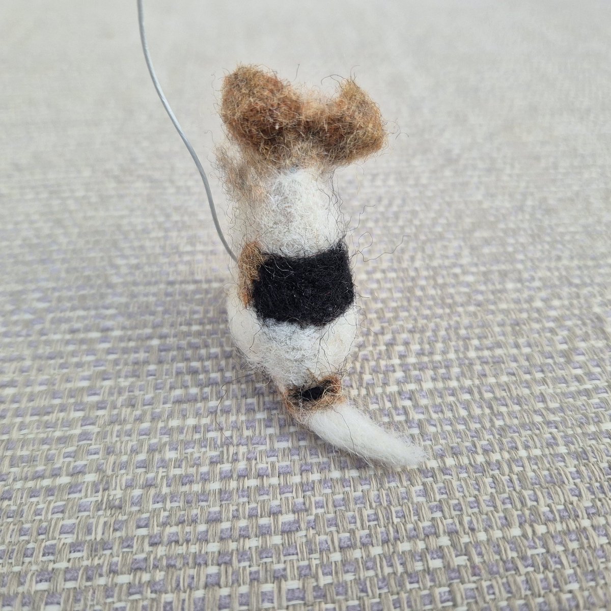 Good morning! 
Little Evie the Wire Haired Fox Terrier is ready to make someone's day extra special! This sweet handmade pet would make a beautiful gift idea for Valentines Day or any occasion.
Thank you ❤️ 
therockingfelter.etsy.com/listing/184392…
#dogs #etsy #earlybiz #whft #ValentinesGifts