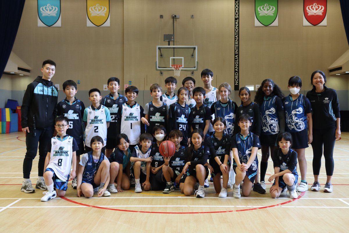 NAISHongKong's tweet image. Our Primary boys and girls teams from NAIS Hong Kong showcased incredible teamwork and determination in a friendly match against Shrewsbury International School! 🙌📷 With impressive skill and coordination displays, our players demonstrated their hard work and dedication. 📷