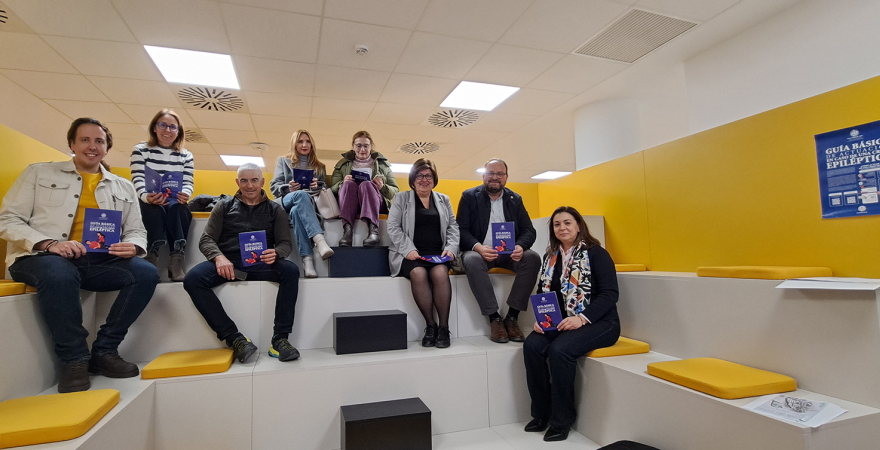 La Universidad de Jaén presenta su ‘Guía Básica de Actuación en caso de una Crisis Epiléptica’

diariodigital.ujaen.es/sin-categoria/…