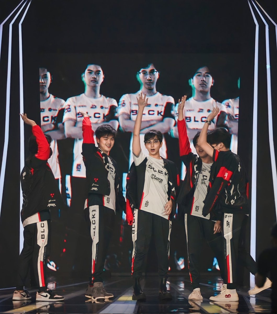 Mylezaeh's tweet image. Thank you for this legendary Main 5 🖤🤍🖤
@BLACKLISTINTL 

#Breakthecode
#vwhoe