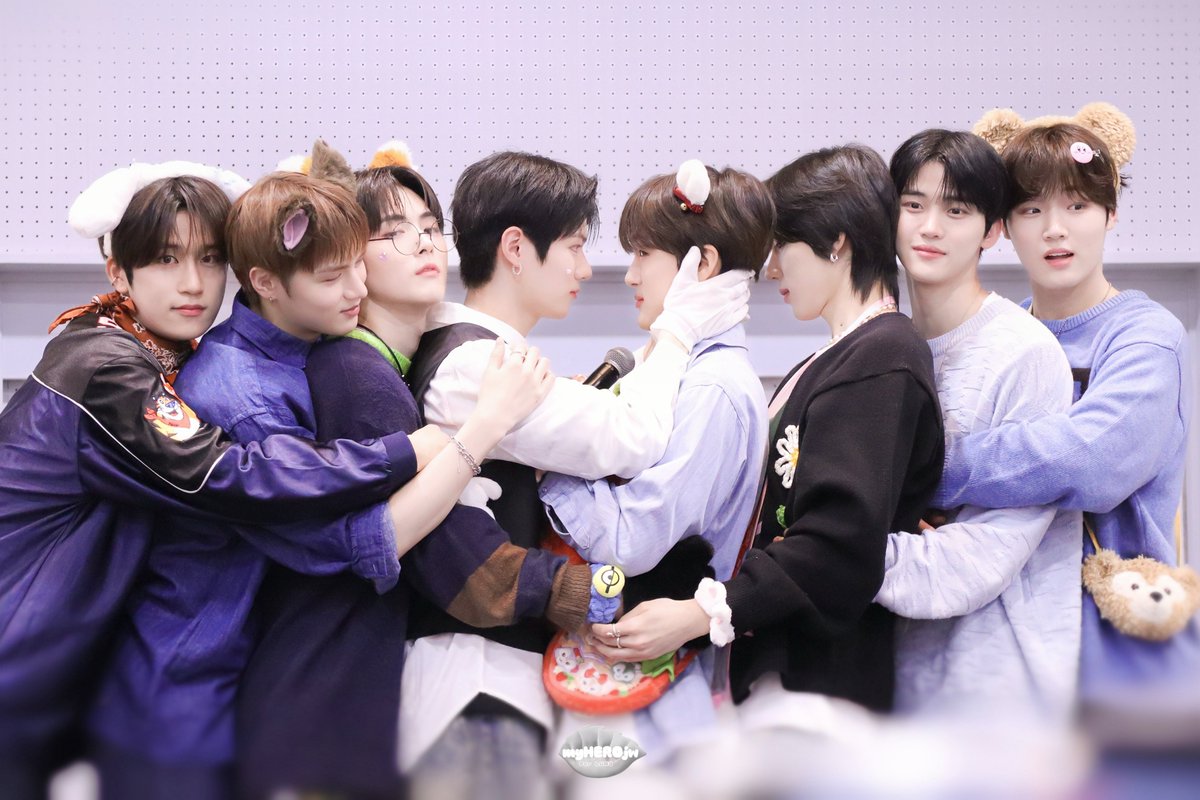 어디에 있든 8명이 항상 행복했으면 좋겠어요

<a href="/LUN8_members/">LUN8</a> 
#루네이트 #LUN8
#진수 #Jinsu #카엘 #Chael
#타쿠마 #Takuma #준우 #JunWoo
#도현 #DoHyun #이안 #Ian
#은호 #Eunho #은섭 #Eunseop