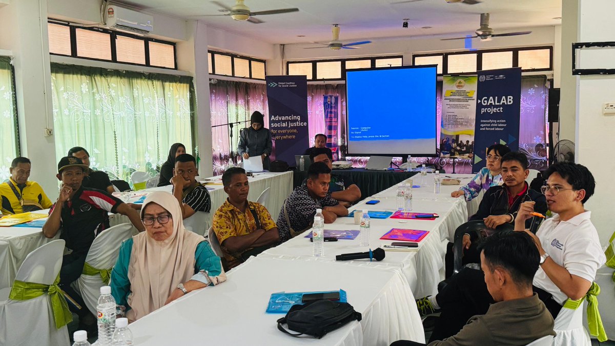 🌍💪 Empowering workers in Sabah plantations!
The GALAB project, funded by USDOL, supported a seminar on Fundamental Principles and Rights at Work, focusing on child labour and workers' rights.
Equipping union leaders to advocate for workers’ rights in plantations. 🌿