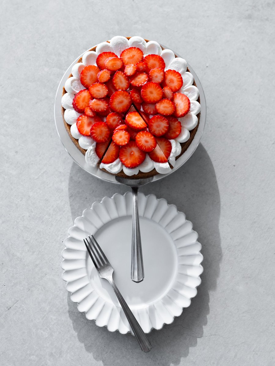 最高にかわいく出来たいちごのタルト🙌🍓✨