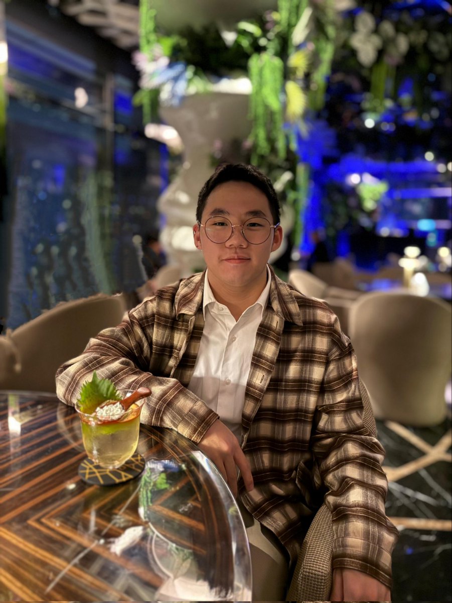 jun_07_jun's tweet photo. 🍸 https://t.co/KQ2cL8QX6k