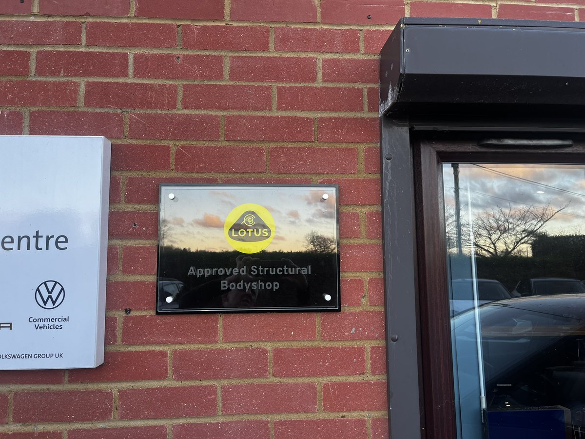 Summers Accident Repair Centre tweet media