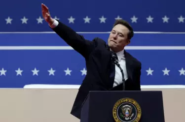 JonTerry_Real's tweet photo. Hei hei hei alle sammen, jeg så at dette bildet har blitt litt populært, jeg hadde ikke trodd at Mr. Musk var en sånn person.
#Adolf #Hitler #Nazi #Elon #Musk #Tesla #FancyTeslaCar https://t.co/xSRU4gYmM8