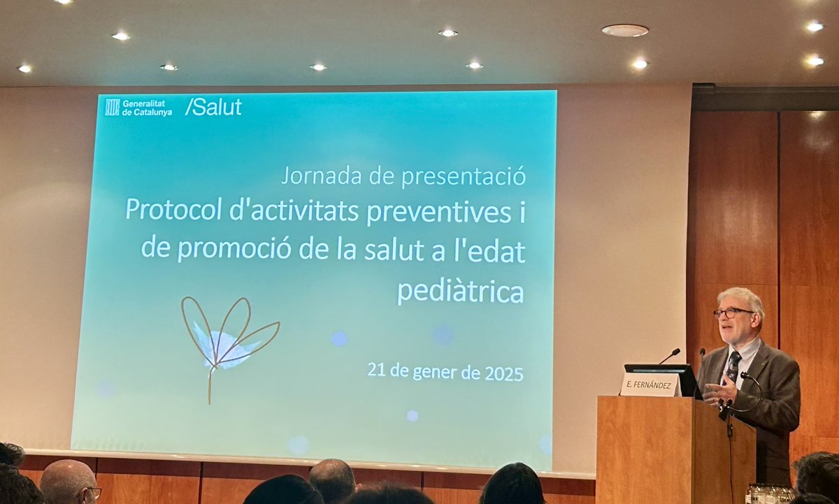 UCCAP_'s tweet photo. Presents a la presentacio del nou protocol d’activitats preventives i de promocio de la salut a l’edat pediatrica “Creixer amb salut” @salutcat 
@dsocialscat @COMBarcelona Importancia de vetllar per la salut integral dels infants i llurs families. #atencioprecoç #cdiap https://t.co/64SMNuLeM3