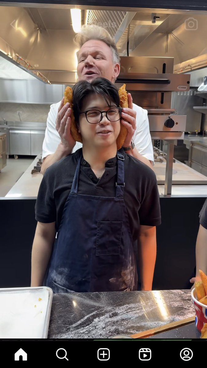 NianaNation's tweet photo. look whos on chef's gordon ramsay ig reels ✨👏🏻💛 #teamnianasters 

https://t.co/raqwd1dqEd https://t.co/UBCMj3B9rz