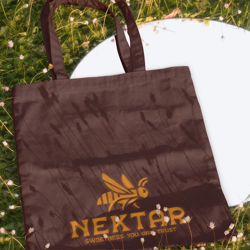 ArdianPazhari's tweet photo. NEKTAR 🍯 ✹ Nektar is a potted honey rand. Clean, bold, and ready to make an impact 💥
SWIPE 👉🏻 to see more about this brand.
Brief by: @briefclub #designbrief #logos #logodesigner #Branding #branddesigner https://t.co/dlYGUPe32C