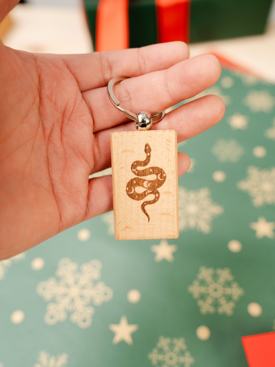 Algo_Laser's tweet image. 🐍 Celebrate the Year of the Snake with AlgoLaser! 🐍

Engrave stunning snake-themed keychains and decorations to bring luck and style into your year. Let your creativity shine with AlgoLaser! ✨

👉 noxl.ink/C9FtAn

#AlgoLaser #YearOfTheSnake #DIYKeychains #CNY2025