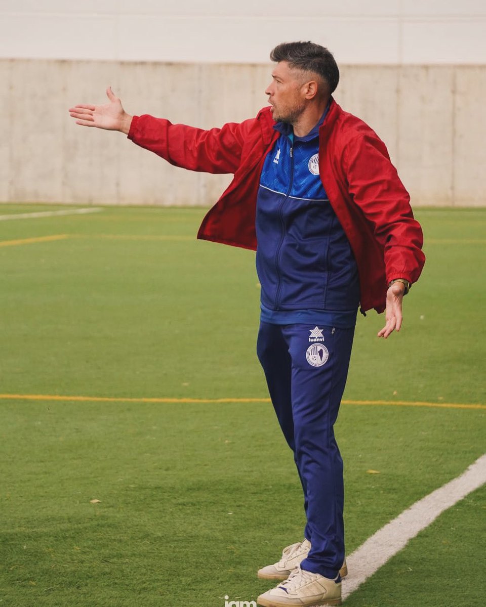 UEOplanter's tweet photo. ‼️Aquest dimecres el Juvenil A hi torna.
A les 20:00h, al Morrot, rebrà a @uesantandreu per a recuperar el partit ajornat.
Us hi esperem🔥
Som-hi nanos!
#PlanterUEO #tornemambtu #ElQueOlotEsMereix #esperitvolcànic #OrgullOlotí #ueolot #petitsvermells https://t.co/MKwNDJHLjB
