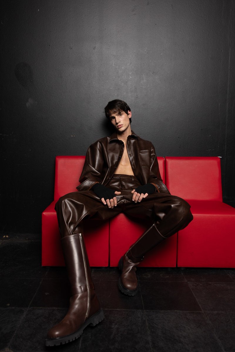kendam_com's tweet image. MSGM Fall Winter 2025-2026 Menswear collection lookbook presented at Milano Men Fashion Week FW25 kendam.com/news/lookbooks…

#MSGM #FW25 #AW25 #Menswear #Lookbooks #Milano #FashionWeek #Italy #Kendam