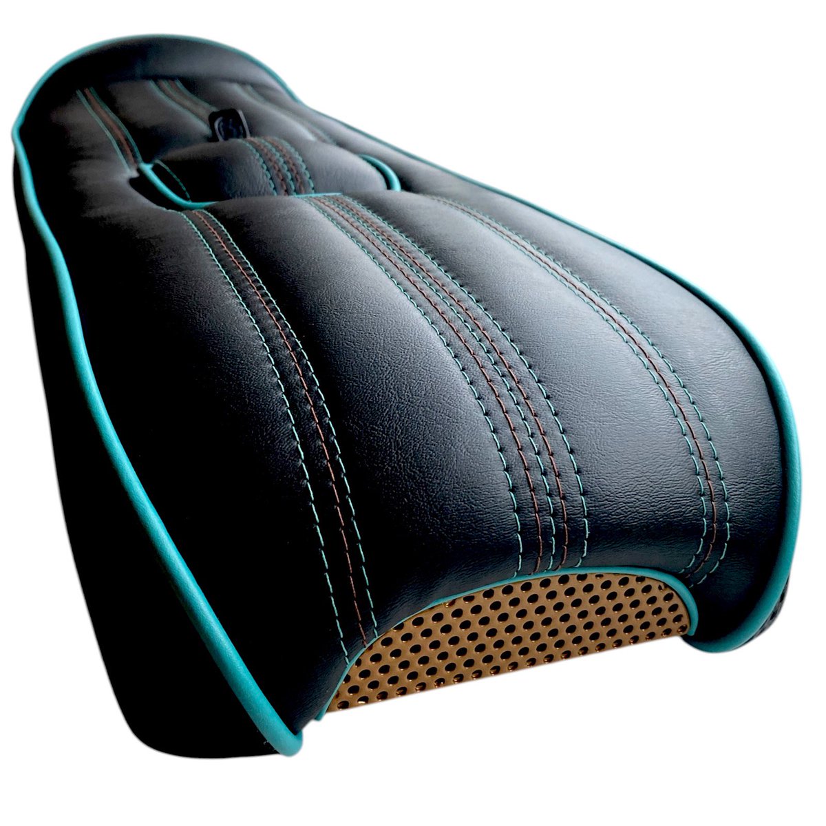 ScootsSoul's tweet photo. Special Offer on this Dual Bentley Lambretta Seat - Piping in GP Blue with Pale Gold Grill https://t.co/CSDAq9AJk8 https://t.co/fmvYEHVgSm