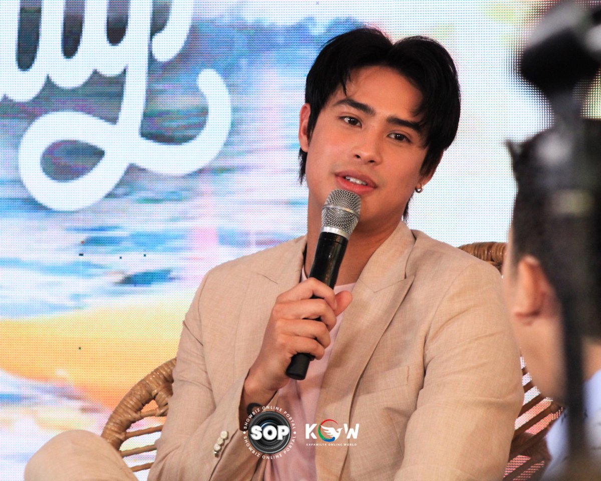 sopalerts's tweet photo. Phenomenal Gen Z love team #DonBelle at the media conference for the tv airing of their VIU original series #HowToSpotRedFlag. 🚩
NGAYONG JANUARY 27 NA, 9:30 PM sa Kapamilya Channel, A2Z at TV5!
#HTSARFTVPremiere https://t.co/nxW2xxmQfO