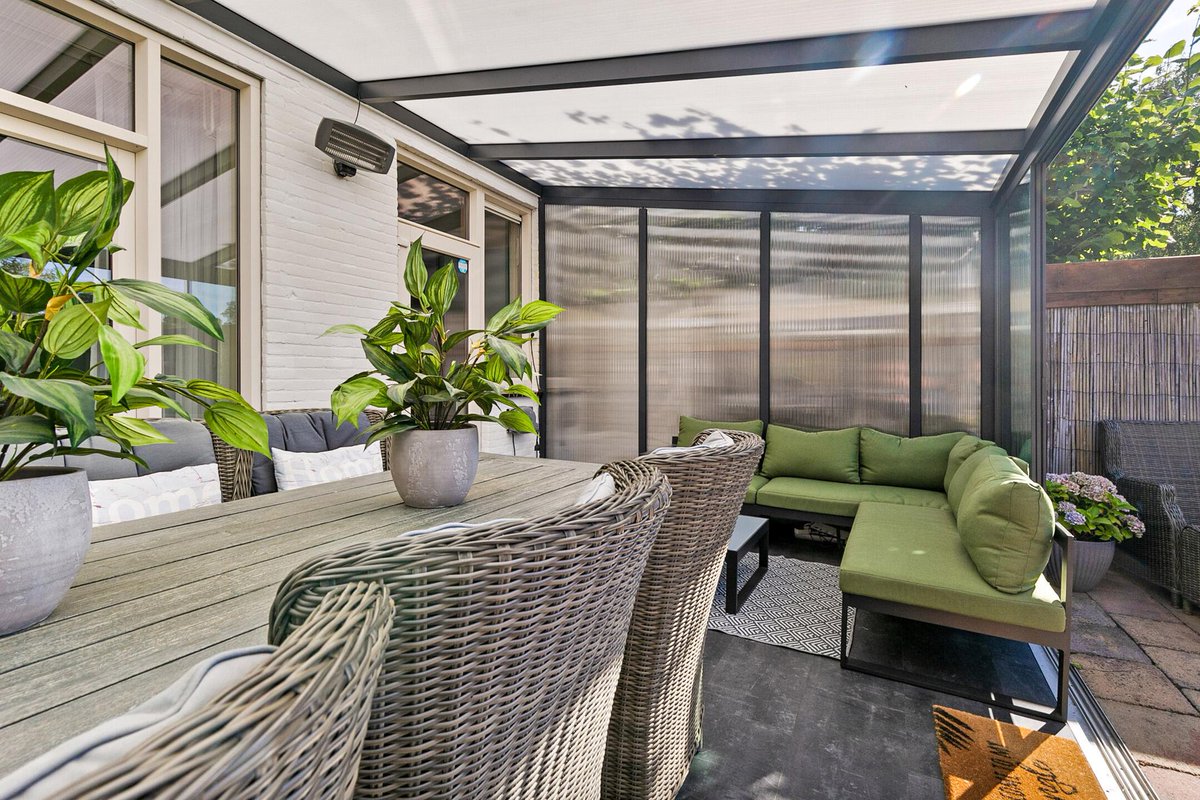 😍 VERKOCHT 😍 **Moderne hoekwoning met tal van pluspunten: garage, ruimte, energiezuinig, stijlvol en instapklaar!** 

 mve.to/g24-cZgPyK #deBreeMakelaardijZaanstad #Verkocht #Zaandam