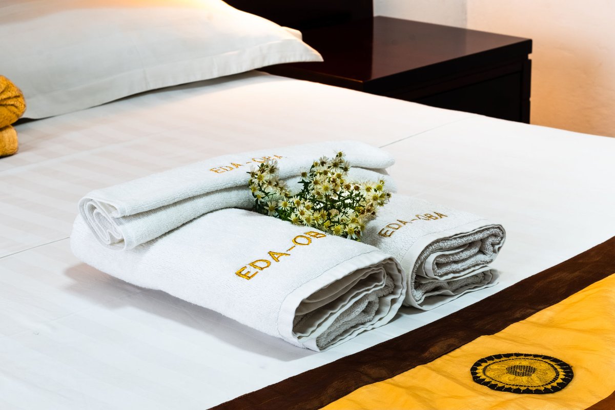 Hotel_EdaOba's tweet photo. ✨ Laissez-vous envelopper par l'élégance et le charme de l'hôtel EDA OBA. Ici, chaque moment est une invitation à la sérénité et au raffinement. Un cadre chaleureux et apaisant vous attend pour transformer votre séjour en un souvenir inoubliable. 🛏️🌟

#edaoba #Togo #hotellomé https://t.co/ihXtI9PZKk