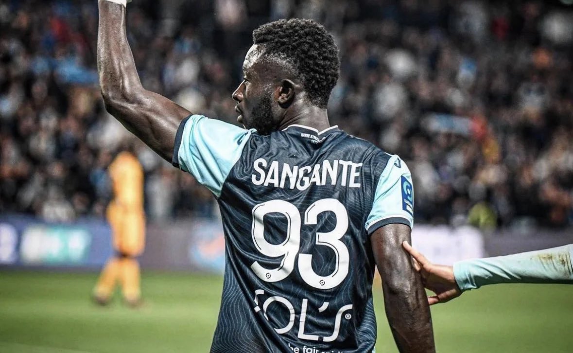 FoudeLiga's tweet photo. 🔎 Avec le possible départ de Loïc Badé vers Aston Villa, le Sevilla FC s’intéresse à Arouna Sangante (22 ans) du Havre !

💰Les normands évaluent sa valeur à 5 M€.

👉Des discussions avec l’entourage du joueur ont déjà eu lieu. https://t.co/Bi6foZFZ53