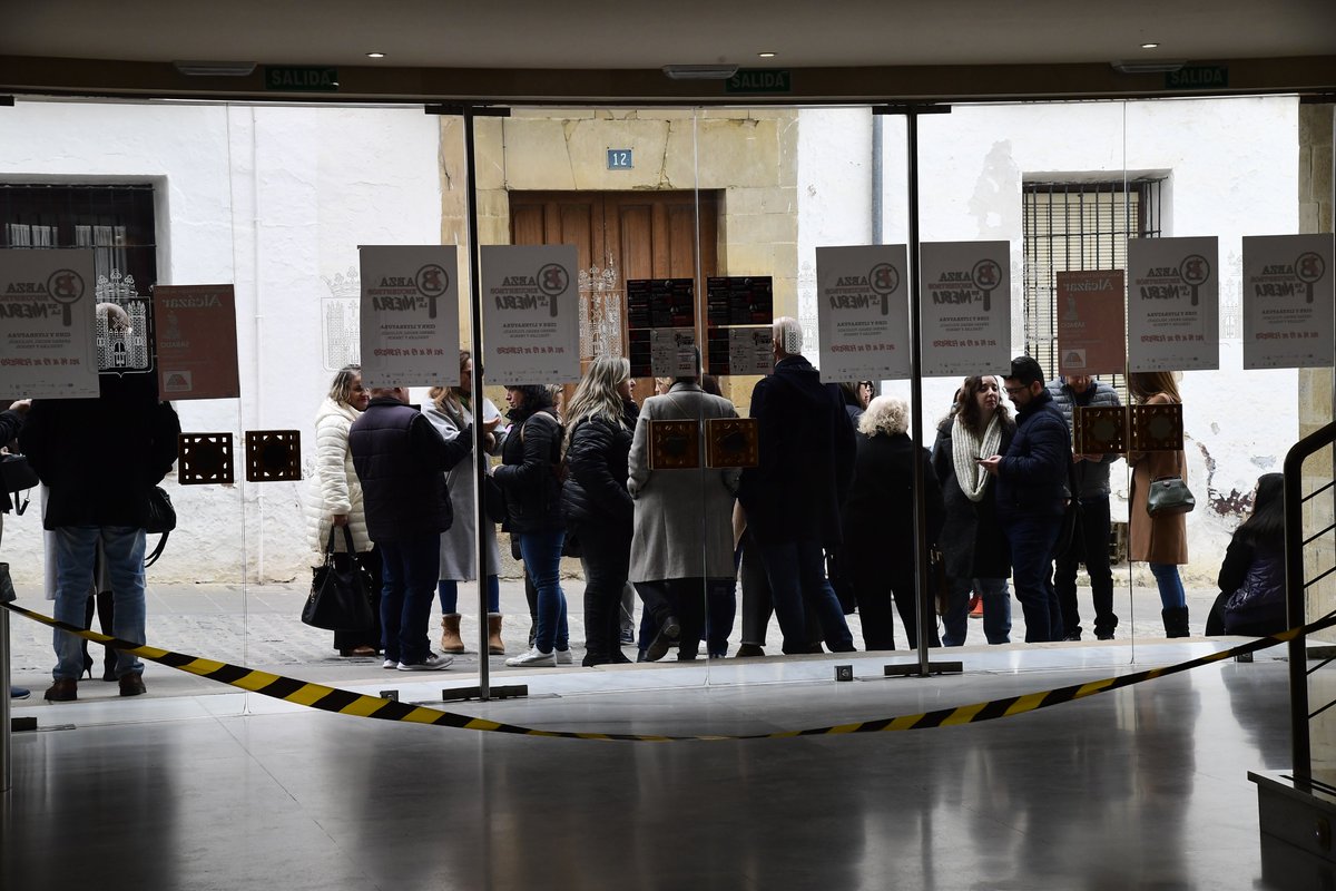 🔎La II edición de Encuentros en la Niebla tendrá lugar entre el 13 y el 20 de marzo.

➕Información pinchando en el enlace.

#encuentrosenlaniebla #certamennovelahistoricaubeda #literatura #novelanegra #Terror #Misterio 

novelahistoricaubeda.blogspot.com/2025/01/la-ii-…