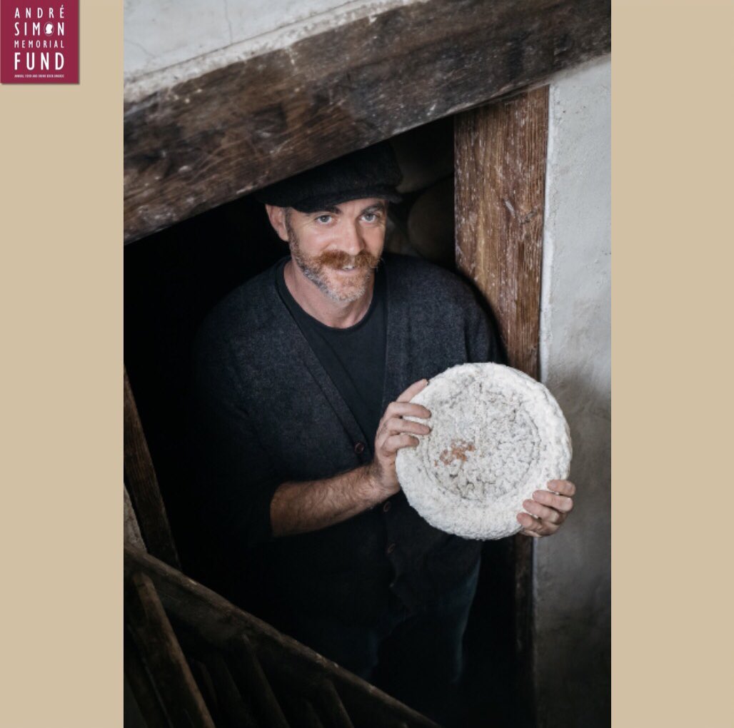In Milk Into Cheese, legendary cheesemaker David Asher explores why “cheese is milk’s destiny.” With decades of experience, he teaches the history, philosophy, and natural techniques behind making traditional cheeses. 🧀

#andresimonawards