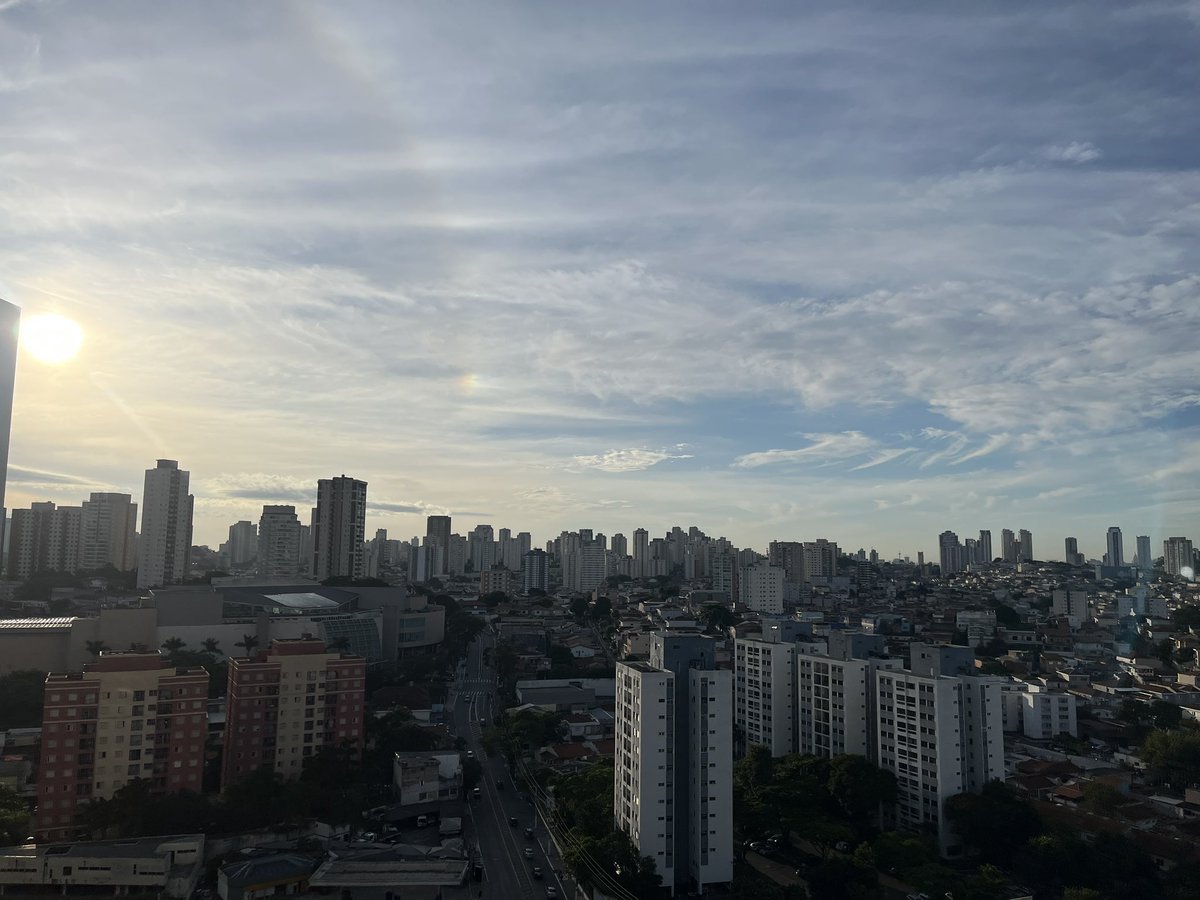 Bom dia Cíntia e Rodrigo, hoje realmente o calor promete hein. 06:30 da manhã e aqui no Lauzane a temperatura já muito quente.

#BDSP