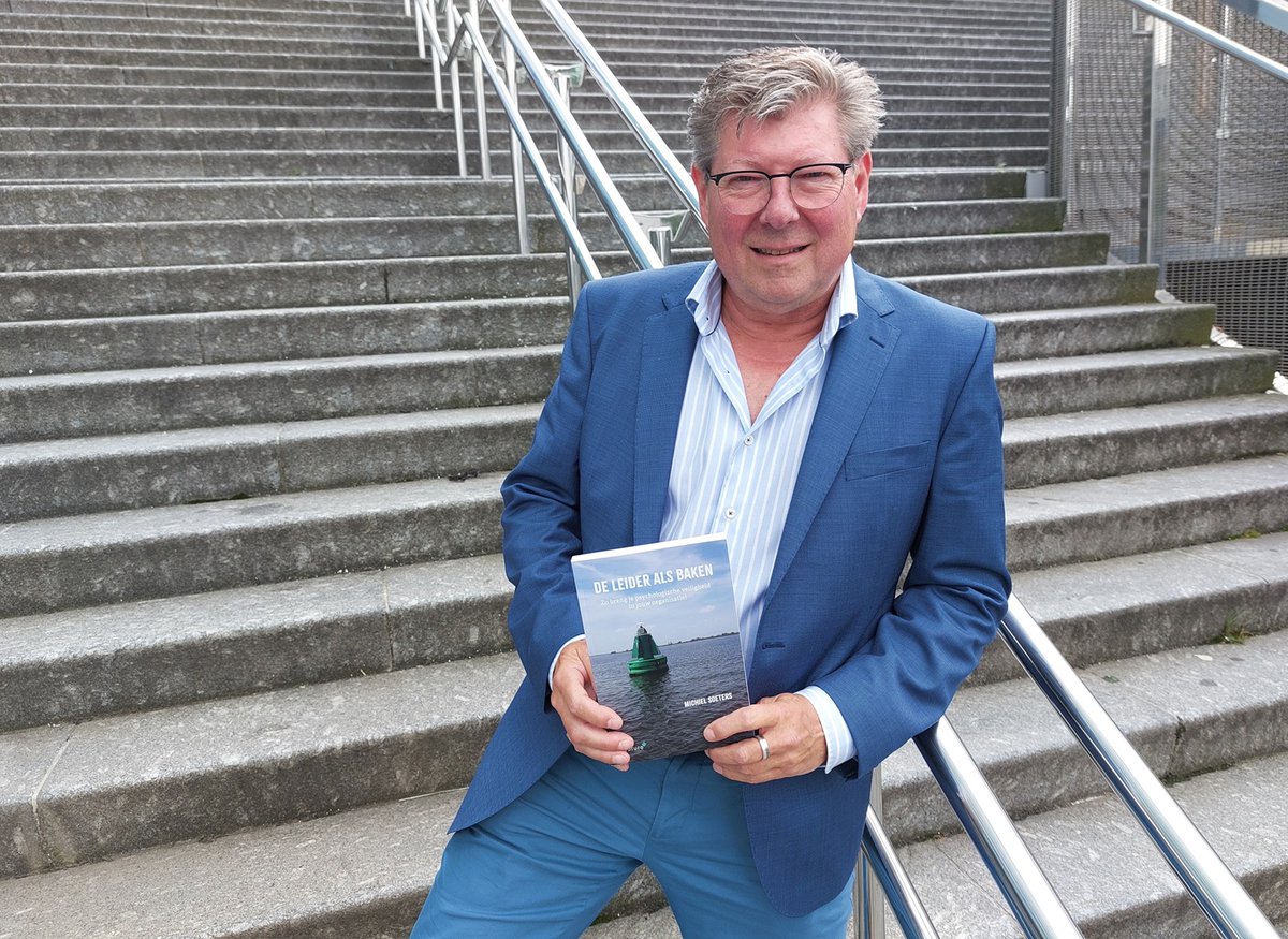 Iedereen heeft recht op (psychologische) veiligheid op het werk. Weten hoe? Lees dan 'De leider als baken' van Michiel Soeters. Verkrijgbaar als boek en als e-book.