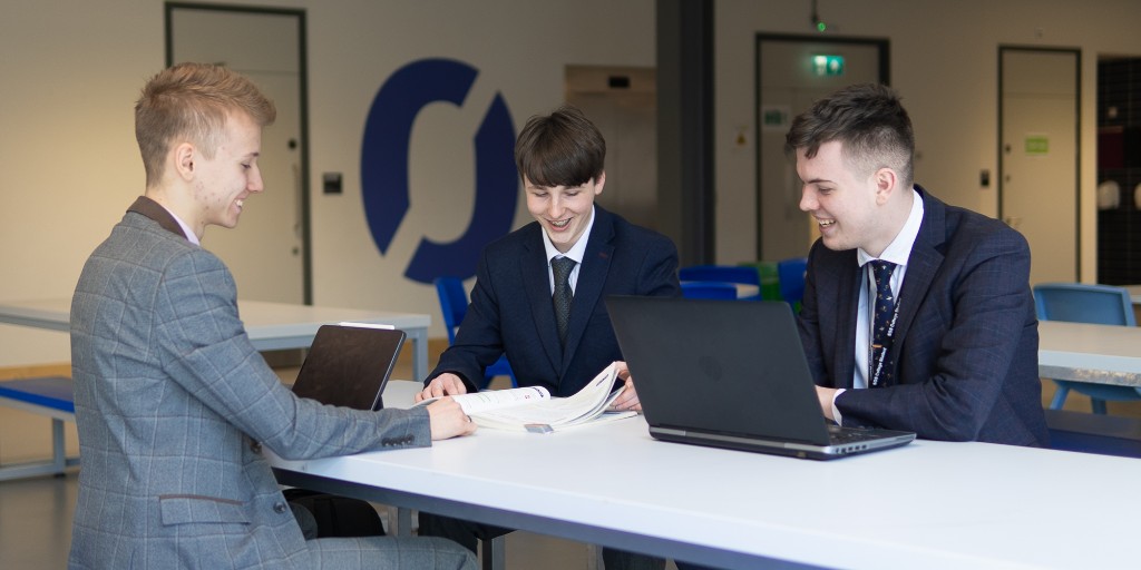 Dive into immersive virtual work experiences with top employers like the NHS, Barclays, and Airbus. From live surgeries to lunar module designs, get hands-on insights and connect with industry pros - perfect for your CV or personal statement: bit.ly/4cYJ6uE