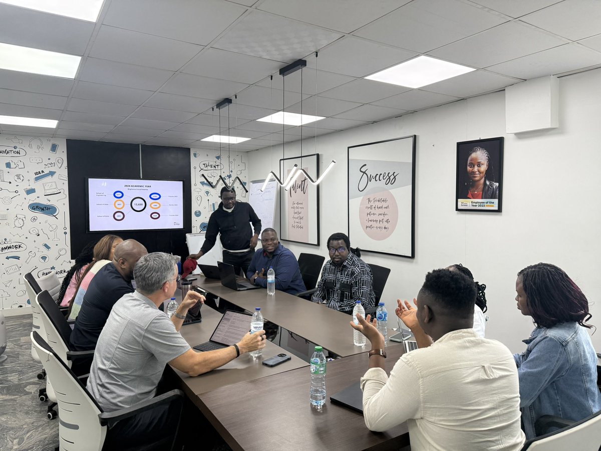 AdewaleYusuf_'s tweet image. Back to the room where it all started. Let the show begin!