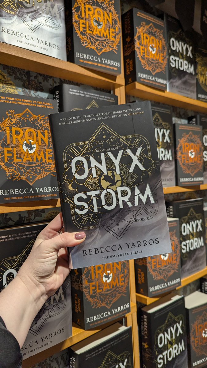 Westquay (@westquay) on Twitter photo Happy #OnyxStorm publication day to those that celebrate! Head to <a href="/Waterstones/">Waterstones</a> to pick up the latest book from The Empyrean series now 📚🐲⚡
#OnyxStormRebeccaYarros #TheEmpyreanSeries #BookTok #Bookstagram Happy #OnyxStorm publication day to those that celebrate! Head to <a href="/Waterstones/">Waterstones</a> to pick up the latest book from The Empyrean series now 📚🐲⚡
#OnyxStormRebeccaYarros #TheEmpyreanSeries #BookTok #Bookstagram