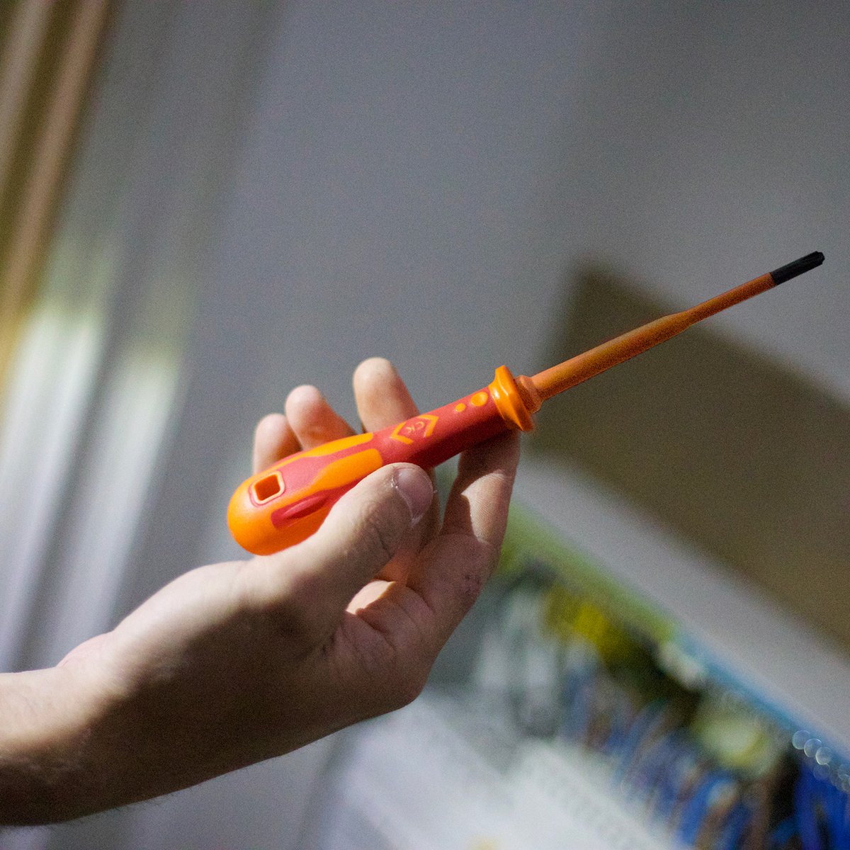 🔧 Power, Precision &amp; Safety – VDE Slim Screwdrivers - Modulo!

✅ Slim shafted blades for recessed screws
✅ VDE tested to 10,000V, safe up to 1,000V
✅ German-made for quality &amp; durability
✅ Ergonomic handle for electricians

📦 Product Code: T49245