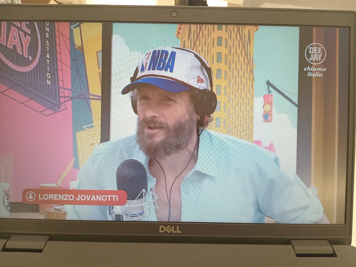 alikosh36's tweet photo. #deejay #chiama #italia #linus #savino #jovanotti Ascoltando dall'atra parte dell'oceano
Grande flaco @lorenzojova https://t.co/7AaVpe5zi4