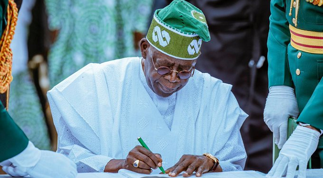 channelstv's tweet photo. FG Floats National Health Fellows Program In 774 LGAs, Calls For Application

https://t.co/ILEJP0MVVv https://t.co/m7P66CuUaY